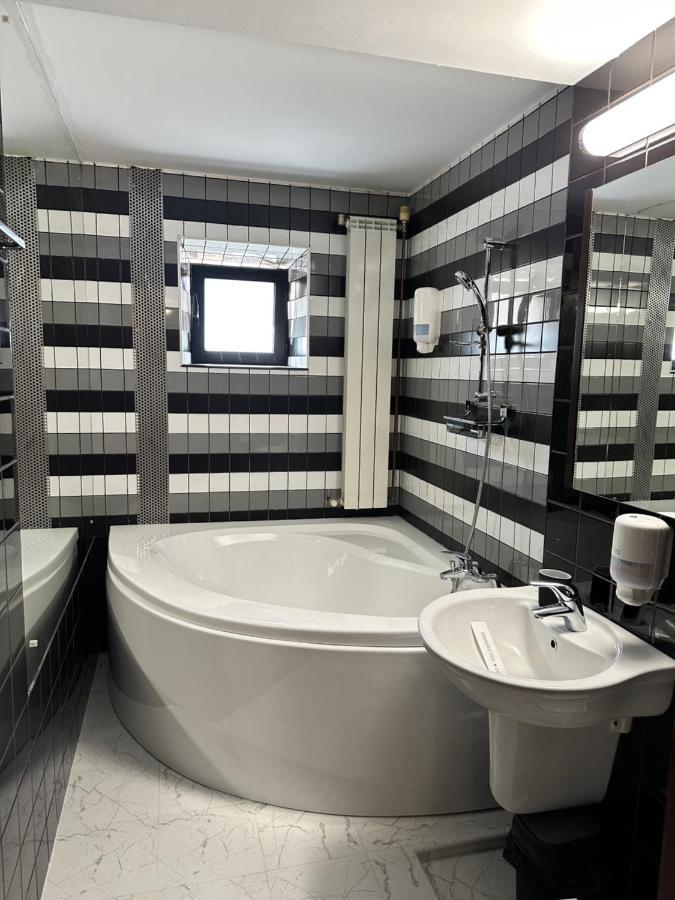 Nerva Traian Studio Apartment Bucharest Exterior photo